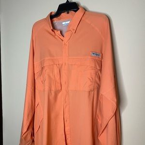 Columbia Men’s long sleeved fishing button down shirt